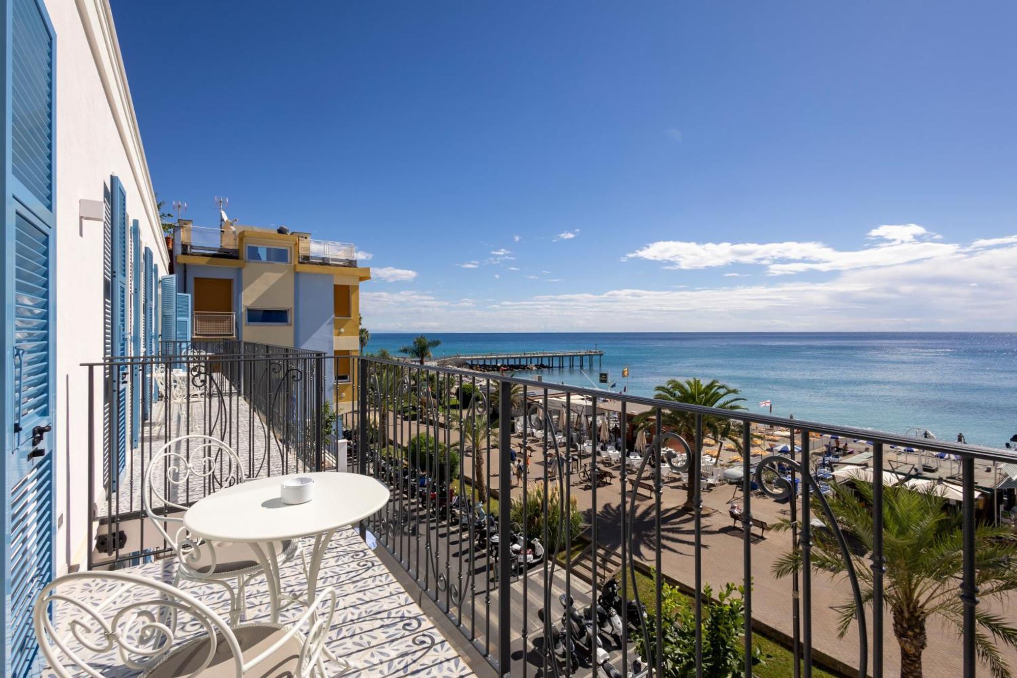 A'Mare Boutique Hotel & Spa Pietra Ligure Εξωτερικό φωτογραφία